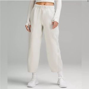 Lululemon Mixed Fabric Relaxed Fit Tapered HR Pant